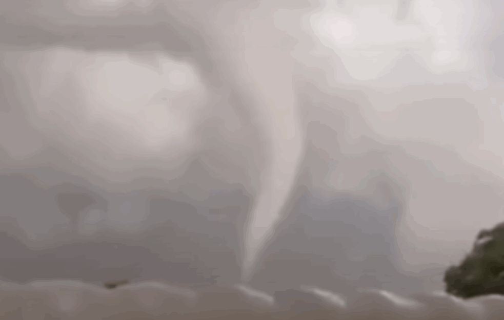ŠTA SE DEŠAVA SA KLIMOM? Tornado u Holandiji odneo jedan život (VIDEO)